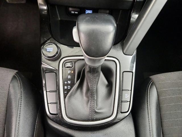 Photo of 2023 Yellow Kia Seltos