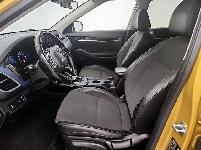 Photo of 2023 Yellow Kia Seltos