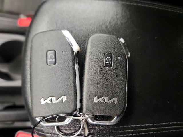 Photo of 2023 Yellow Kia Seltos