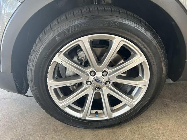Photo of 2016 Shadow Black Ford Explorer