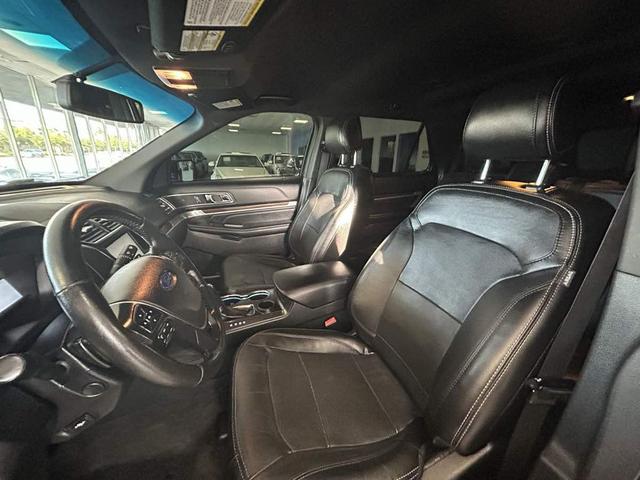 Photo of 2016 Shadow Black Ford Explorer