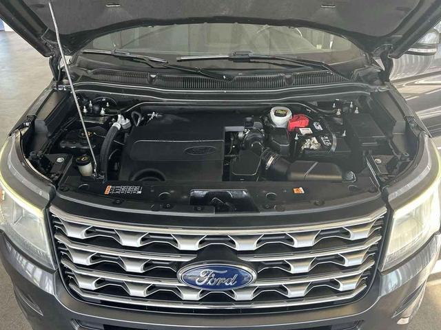 Photo of 2016 Shadow Black Ford Explorer