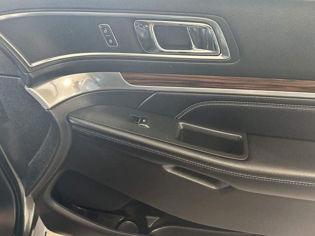 Photo of 2016 Shadow Black Ford Explorer