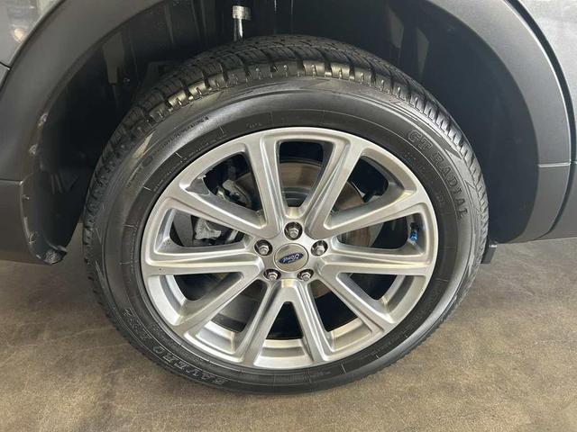 Photo of 2016 Shadow Black Ford Explorer