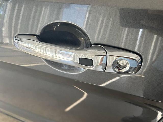 Photo of 2016 Shadow Black Ford Explorer