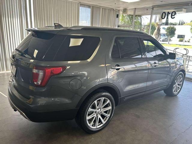 Photo of 2016 Shadow Black Ford Explorer