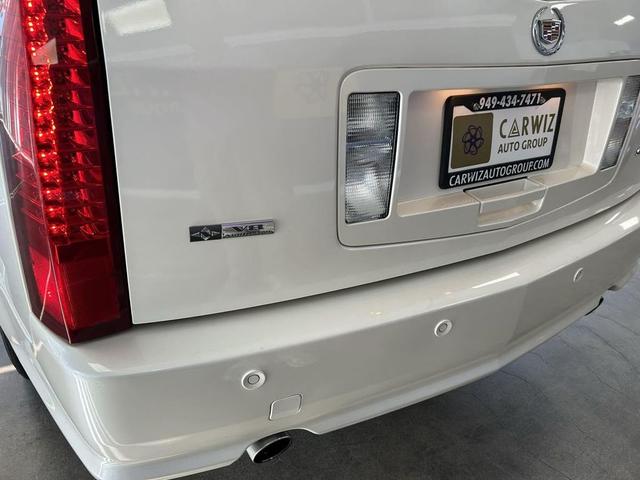 Photo of 2008 White Diamond Tintcoat Cadillac SRX