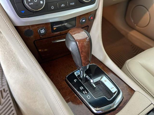 Photo of 2008 White Diamond Tintcoat Cadillac SRX