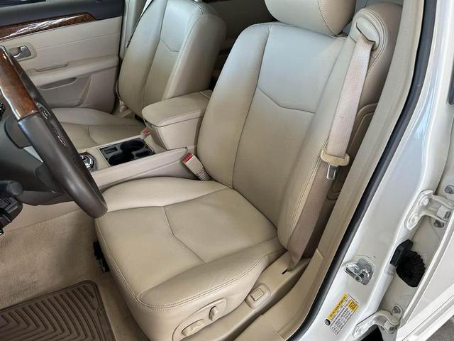 Photo of 2008 White Diamond Tintcoat Cadillac SRX