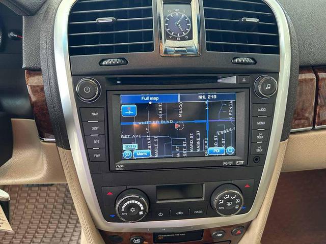 Photo of 2008 White Diamond Tintcoat Cadillac SRX