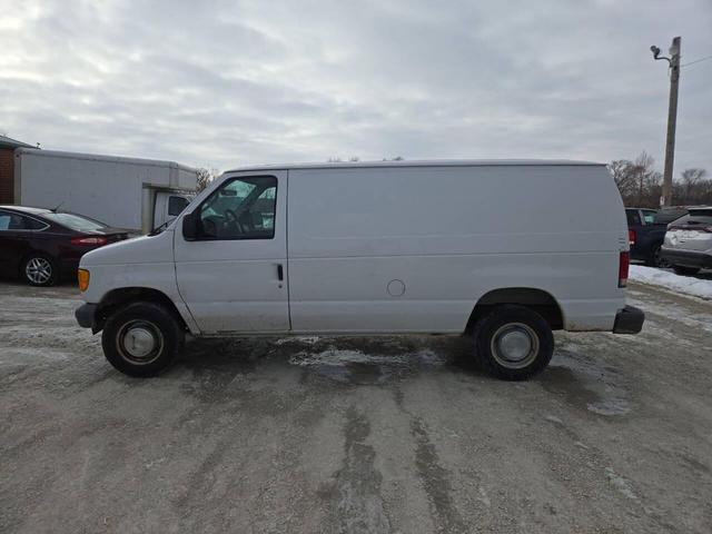 Photo of 2006 White Ford E250