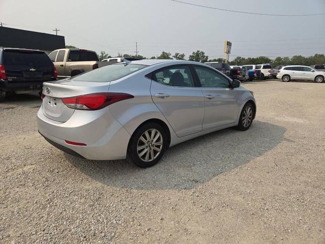 Photo of 2015 Silver Hyundai ELANTRA