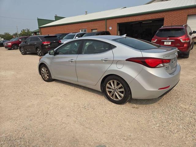 Photo of 2015 Silver Hyundai ELANTRA