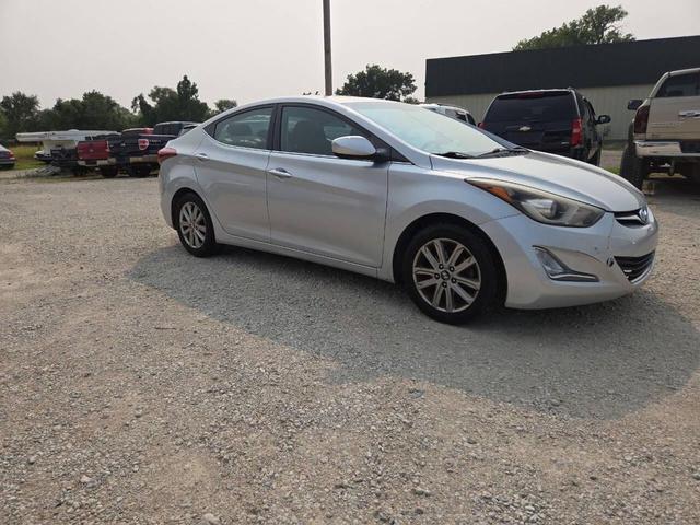 Photo of 2015 Silver Hyundai ELANTRA