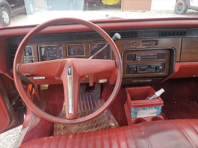 Photo of 1977 Red Pontiac Catalina