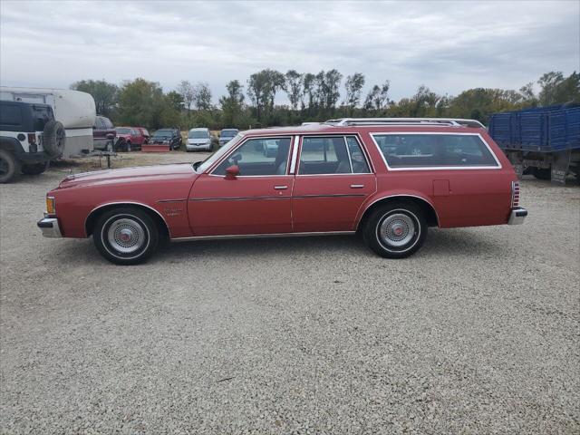 Photo of 1977 Red Pontiac Catalina