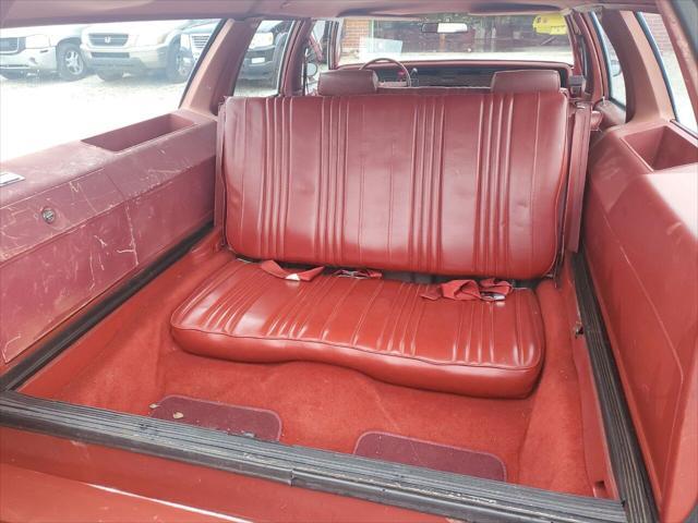 Photo of 1977 Red Pontiac Catalina