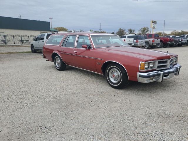 Photo of 1977 Red Pontiac Catalina