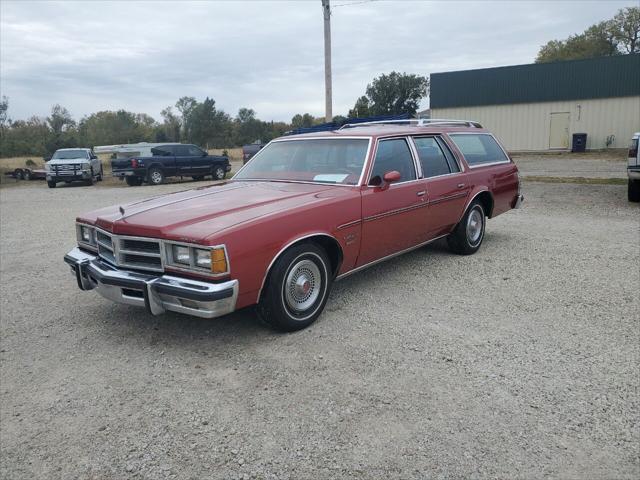 Photo of 1977 Red Pontiac Catalina