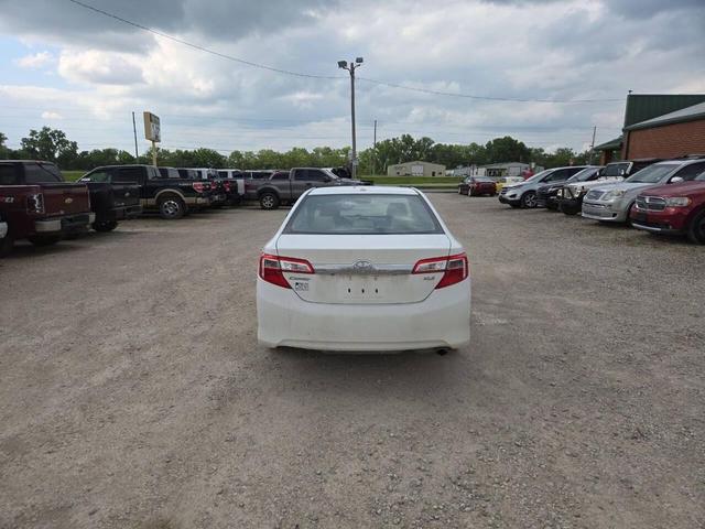 Photo of 2012 White Toyota Camry