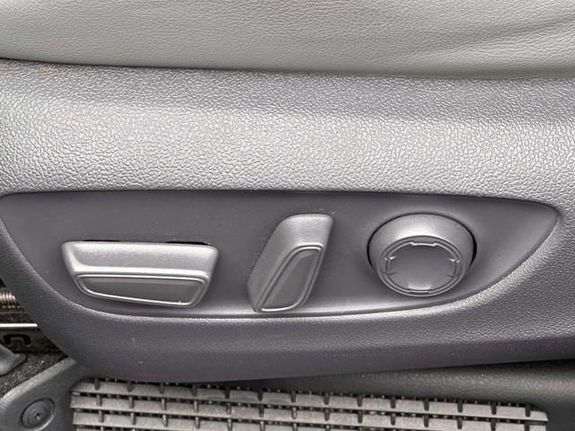 Photo of 2021 Midnight Black Metallic Toyota Sienna