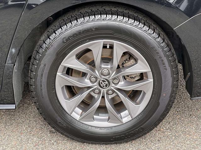 Photo of 2021 Midnight Black Metallic Toyota Sienna