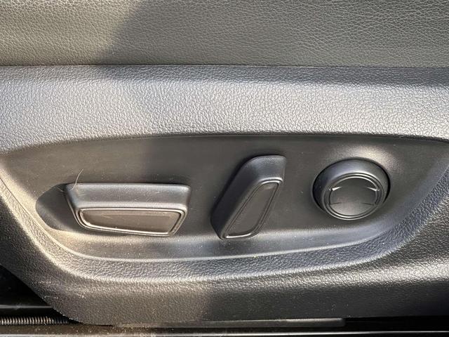 Photo of 2023 Midnight Black Metallic Toyota Camry