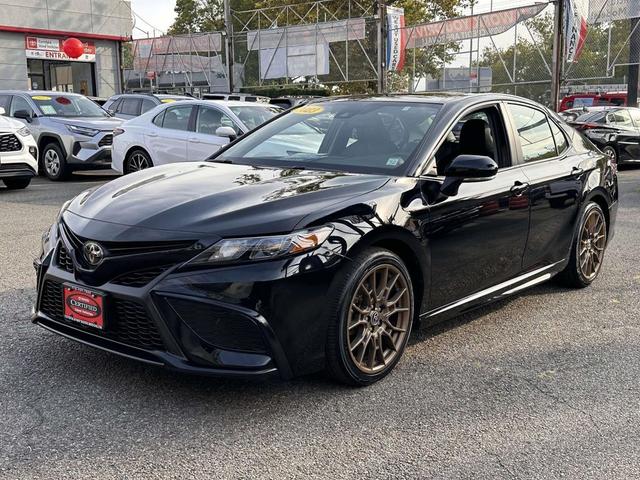 Photo of 2023 Midnight Black Metallic Toyota Camry