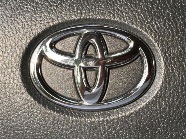 Photo of 2023 Midnight Black Metallic Toyota Camry
