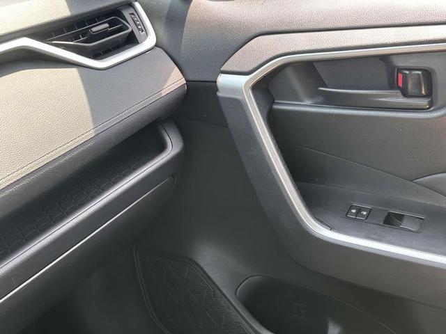 Photo of 2024 Ice Cap Toyota RAV4
