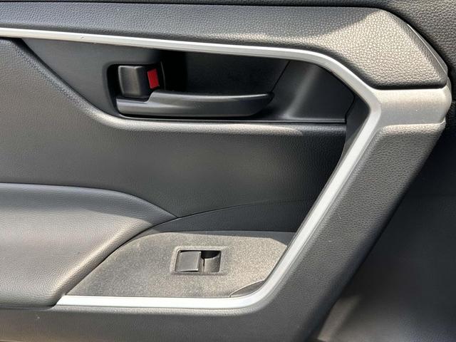 Photo of 2024 Ice Cap Toyota RAV4