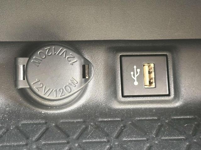 Photo of 2024 Ice Cap Toyota RAV4