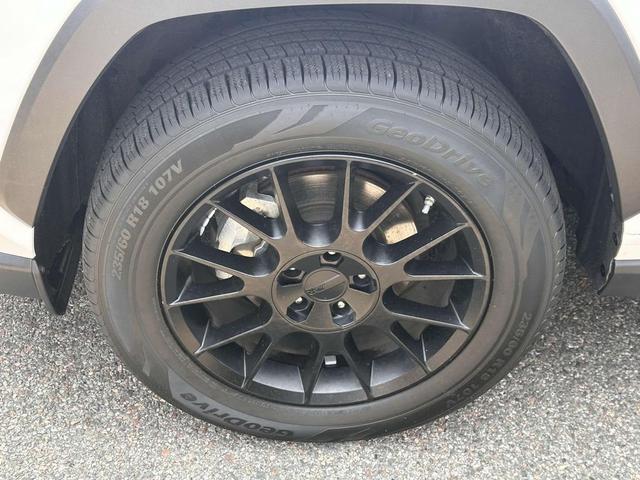 Photo of 2024 Ice Cap Toyota RAV4