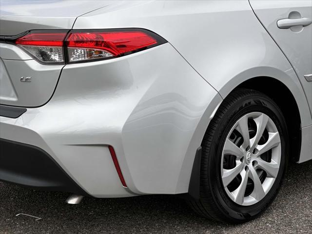 Photo of 2025 Classic Silver Metallic Toyota Corolla