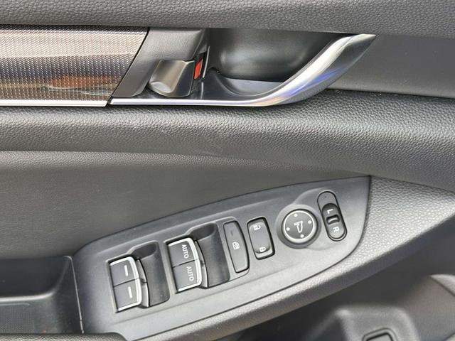 Photo of 2020 Still Night Pearl Honda Accord
