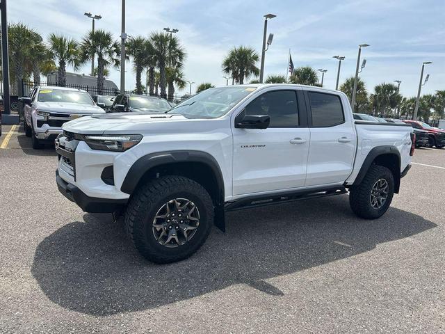 Photo of 2025 Summit White Chevrolet Colorado
