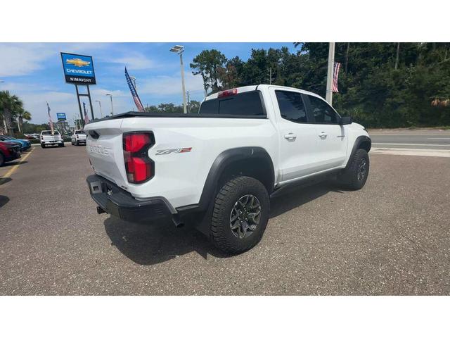 Photo of 2025 Summit White Chevrolet Colorado