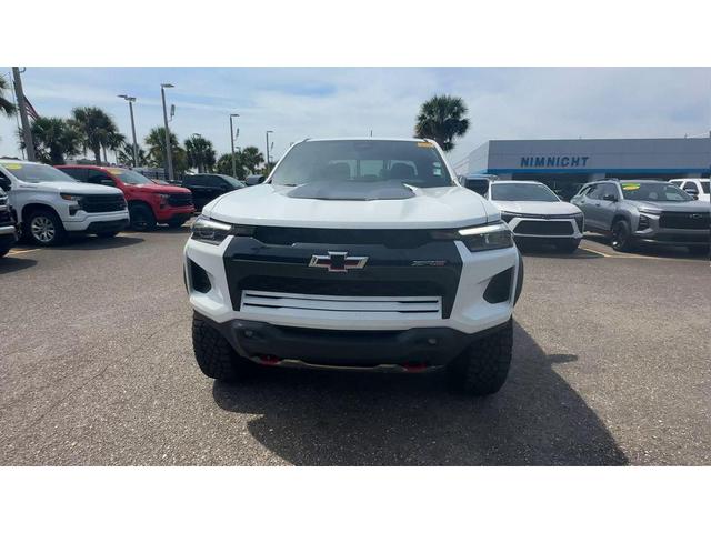 Photo of 2025 Summit White Chevrolet Colorado