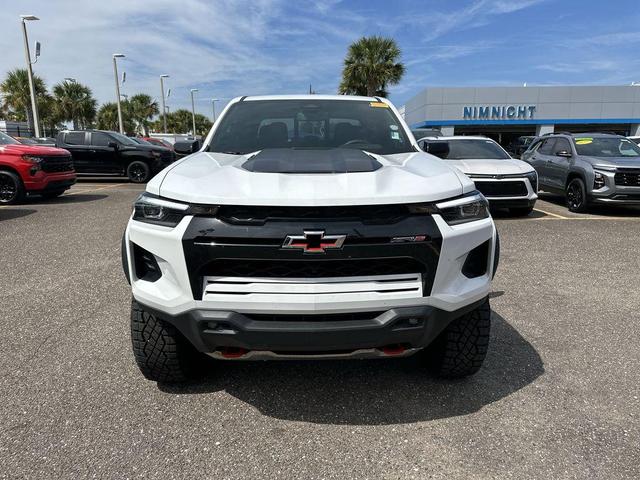 Photo of 2025 Summit White Chevrolet Colorado