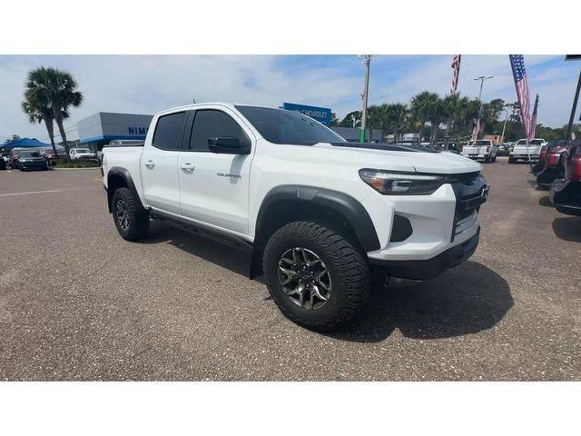 Photo of 2025 Summit White Chevrolet Colorado
