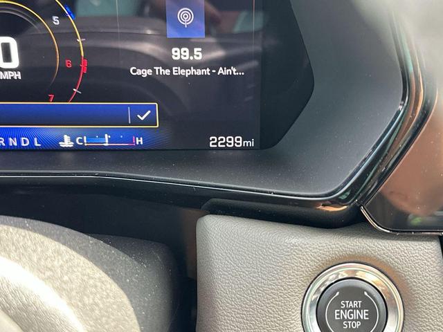 Photo of 2025 Summit White Chevrolet Colorado