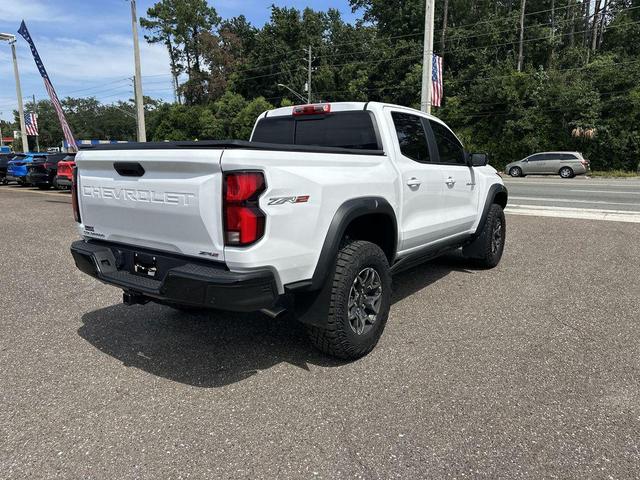 Photo of 2025 Summit White Chevrolet Colorado