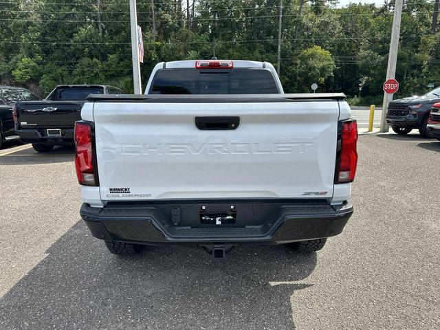 Photo of 2025 Summit White Chevrolet Colorado