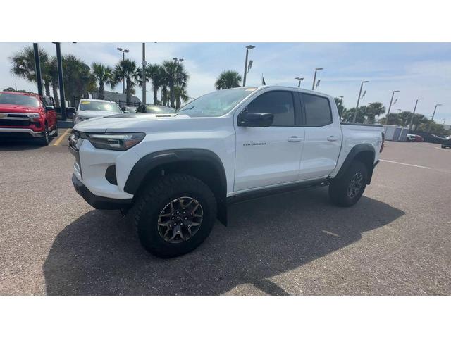 Photo of 2025 Summit White Chevrolet Colorado
