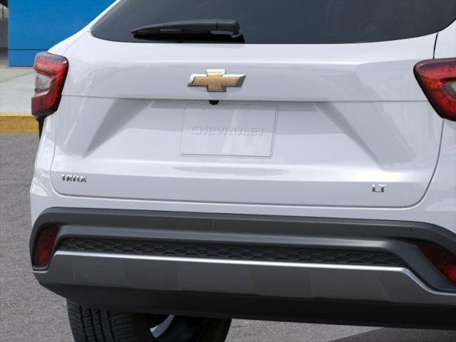 Photo of 2025 Summit White Chevrolet Trax