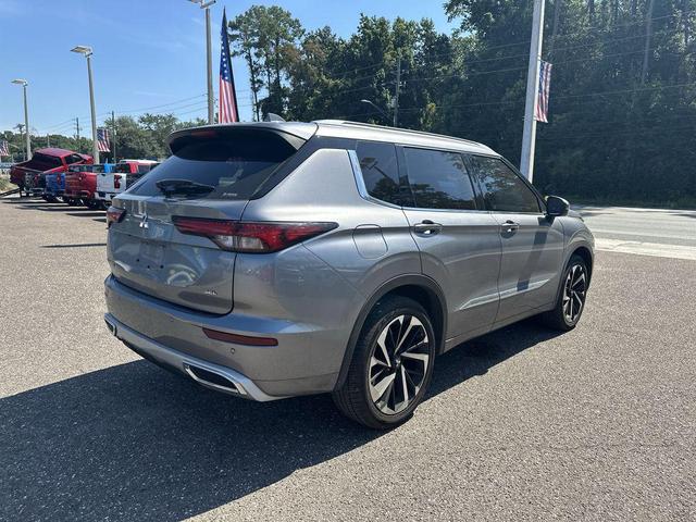 Photo of 2022 Mercury Gray Metallic Mitsubishi Outlander