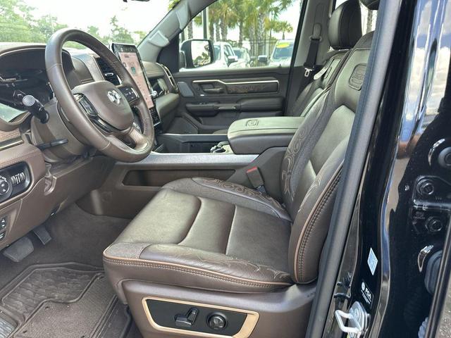 Photo of 2025 Diamond Black Crystal Pearlcoat RAM 1500