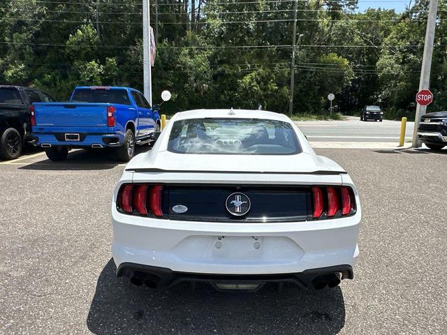 Photo of 2020 Oxford White Ford Mustang