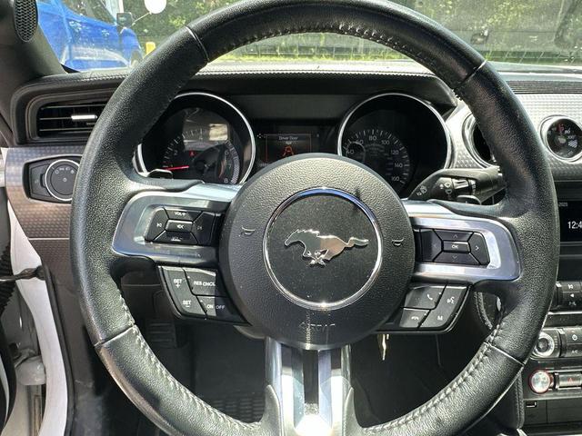 Photo of 2020 Oxford White Ford Mustang