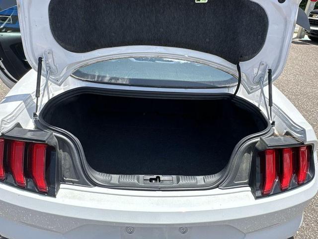 Photo of 2020 Oxford White Ford Mustang